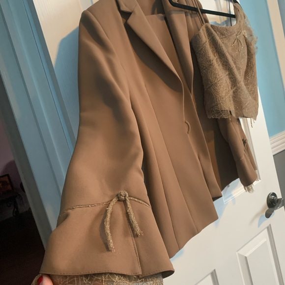 Beautiful 3 pieces. - Picture 4 of 10